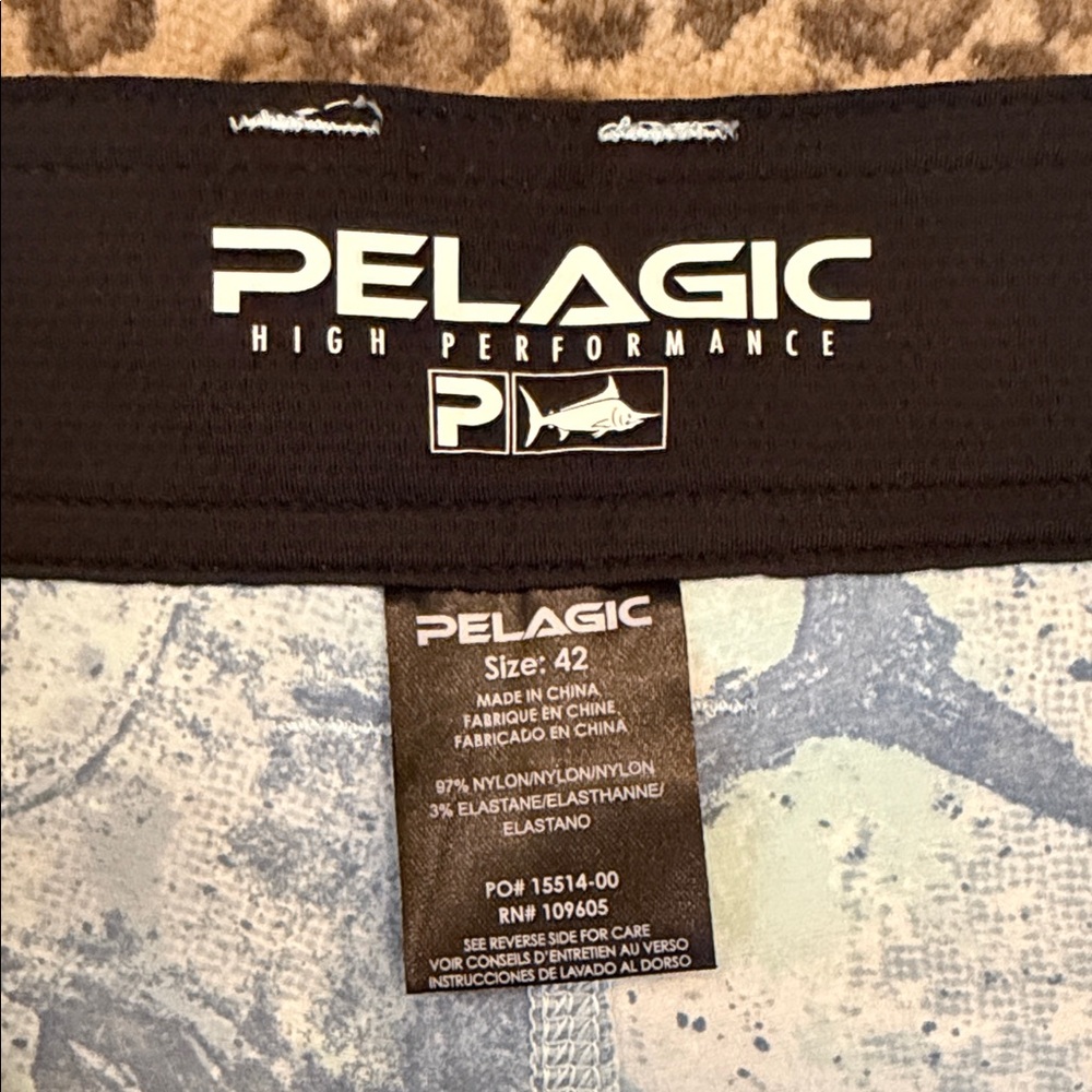 Pelagic Blue & Green Graphic Board Shorts / swim trunks men’s size 42! L💙💙K! EUC - Picture 3 of 8